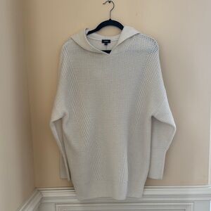 NWT Express Hooded Waffle-Knit Plush Sweater Hoodie in White/Cream Size Medium